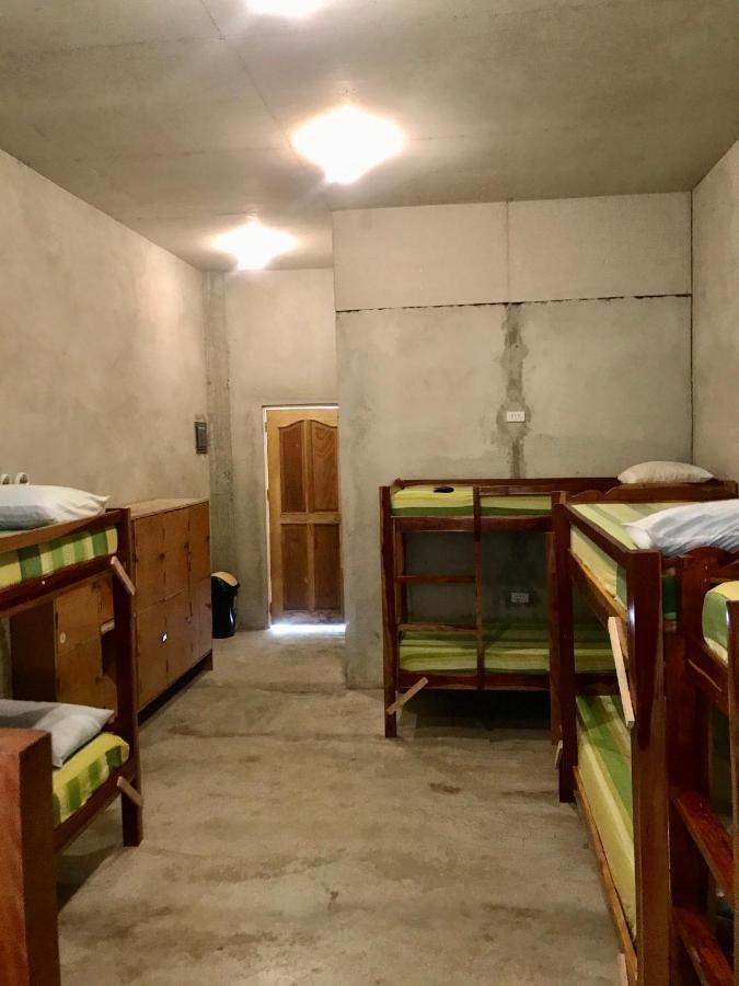 Sharky Hostel Oslob Bagian luar foto