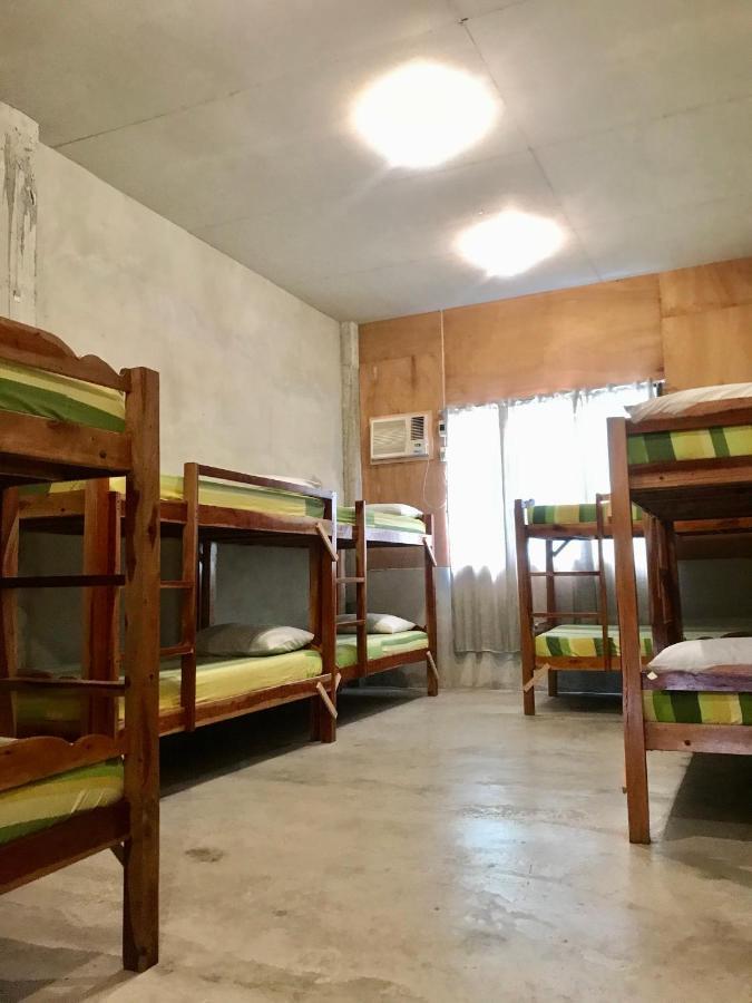 Sharky Hostel Oslob Bagian luar foto