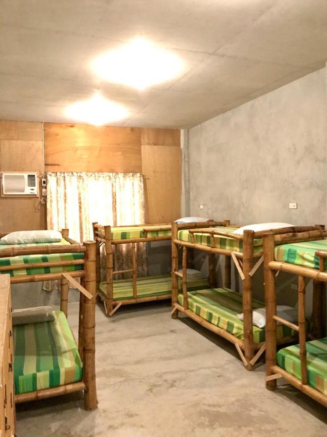 Sharky Hostel Oslob Bagian luar foto