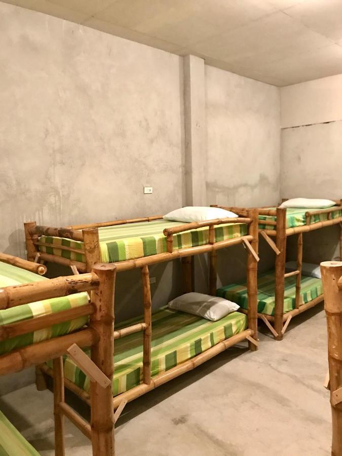 Sharky Hostel Oslob Bagian luar foto