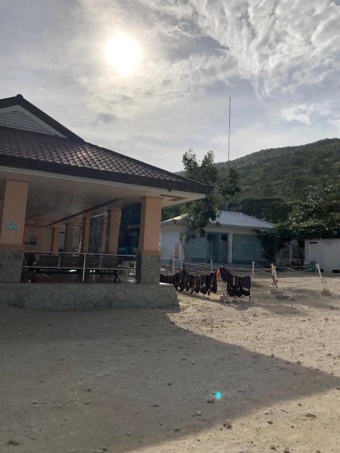 Sharky Hostel Oslob Bagian luar foto