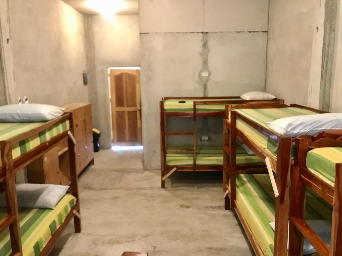 Sharky Hostel Oslob Bagian luar foto
