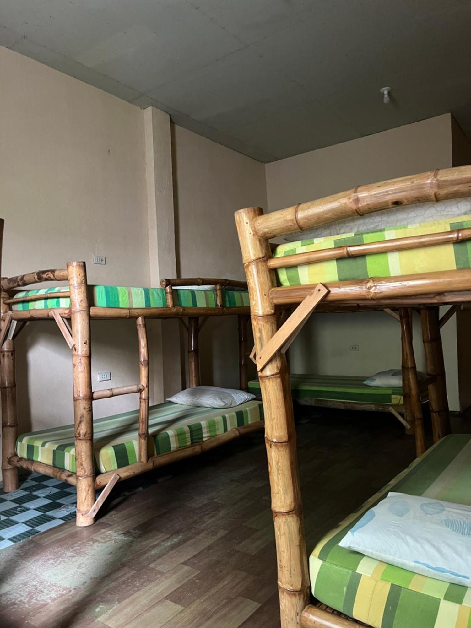 Sharky Hostel Oslob Bagian luar foto