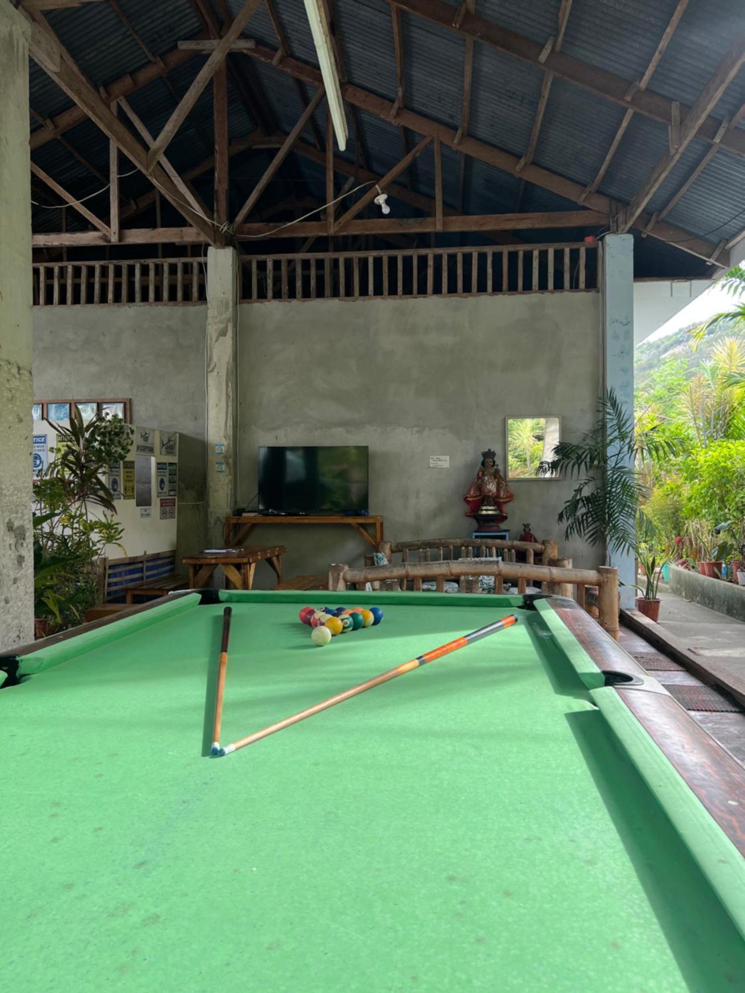 Sharky Hostel Oslob Bagian luar foto