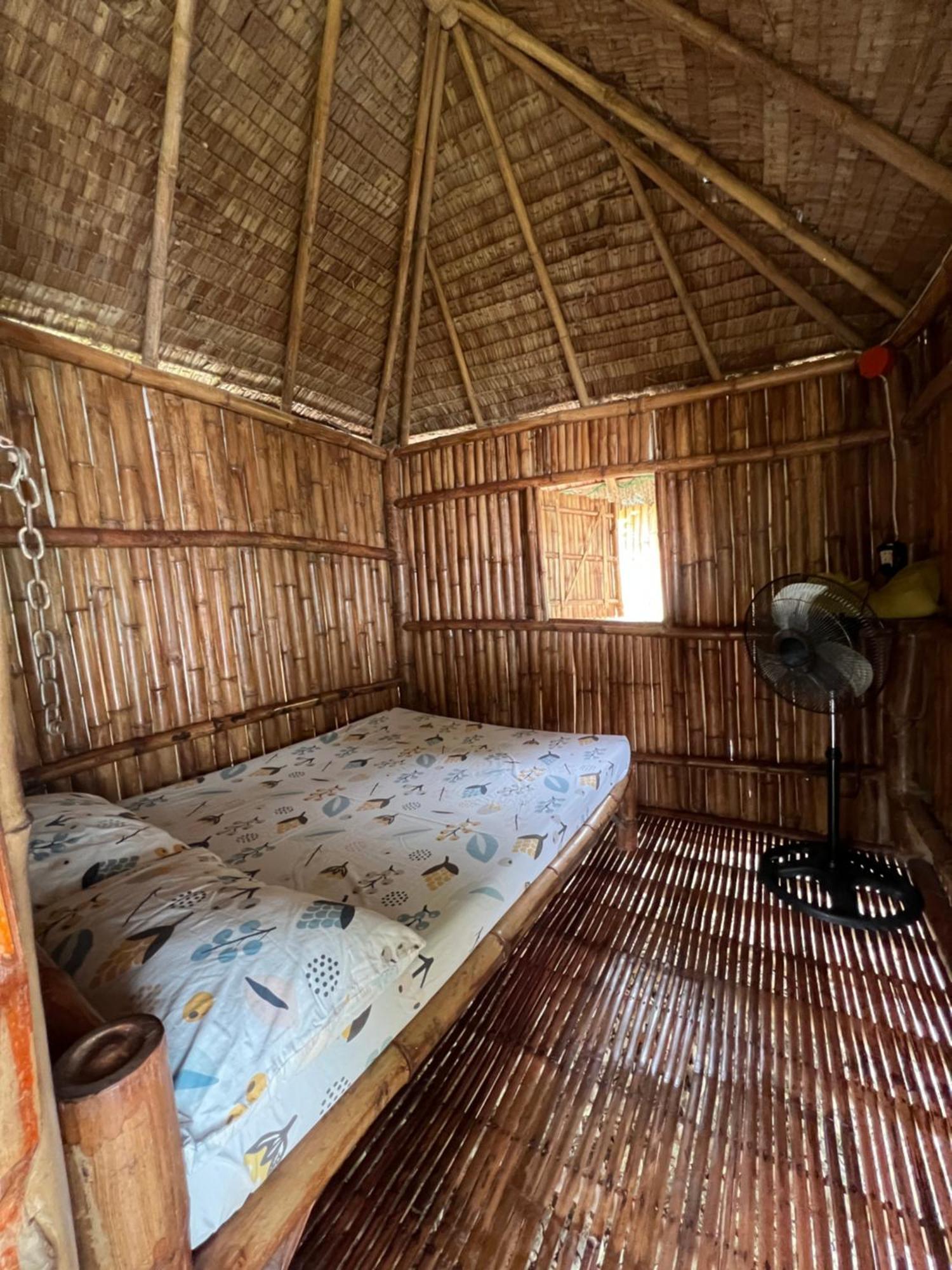 Sharky Hostel Oslob Bagian luar foto